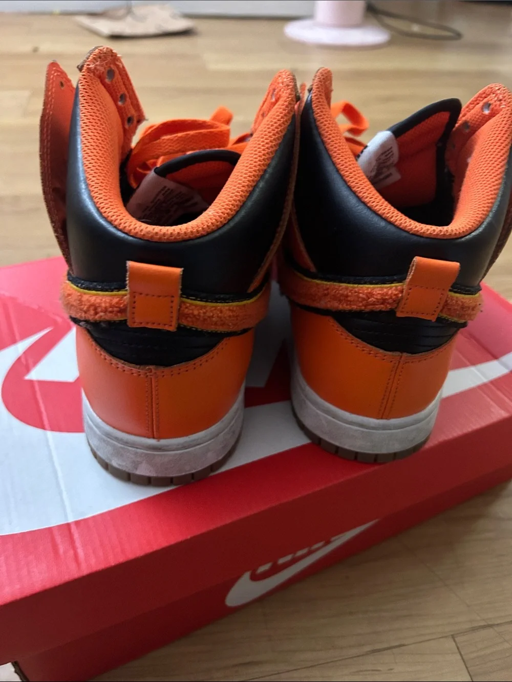 Nike Dunk Hi Retro Univ. Orange/Black High-Top Sneakers Textured Swoosh 11/9.5 - Picture 5 of 8